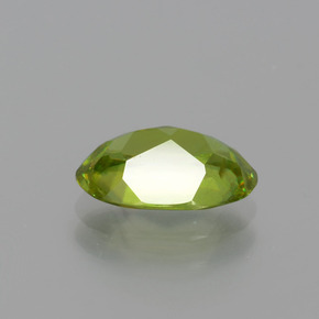 Sphène Vert Doré naturelle Coupe ovale, 1.65 ct, VS-SI
