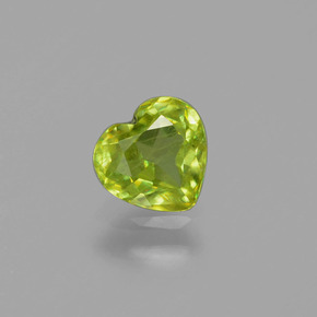 Sphène Vert Doré naturelle Forme de coeur, 0.59 ct, VS-SI
