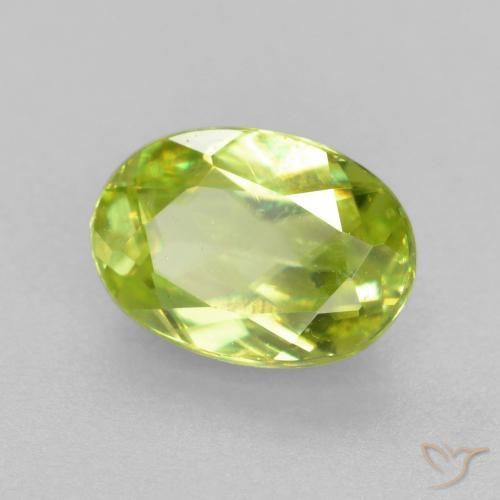Sphène Vert clair naturelle ovale, 0.77 ct, VS