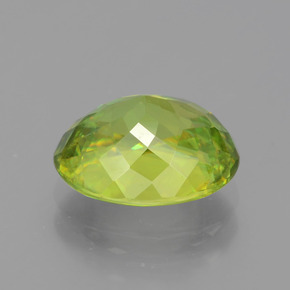 Sphène Vert Doré naturelle Coupe ovale, 3.12 ct, VVS-VS