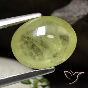 Sphène Jaune moyen naturelle ovale, 3.41 ct, Translucide