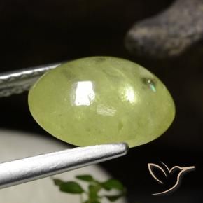 Sphène Jaune moyen naturelle ovale, 3.41 ct, Translucide