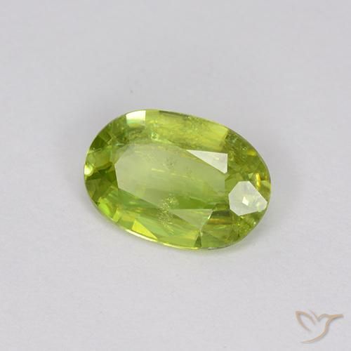 Sphène Vert clair naturelle ovale, 0.74 ct, VS-SI