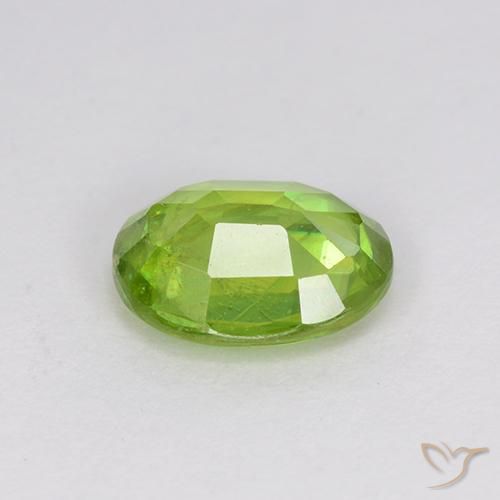 Sphène Vert moyen naturelle ovale, 1.14 ct, VS