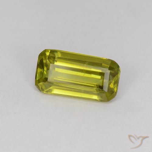 0.87ct Naturel Vert chaud Sphène, Taille émeraude, VS