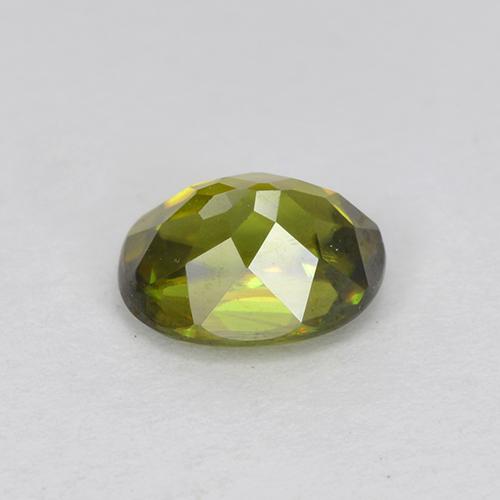 Sphène Forêt verte naturelle Coupe ovale, 0.73 ct, VVS