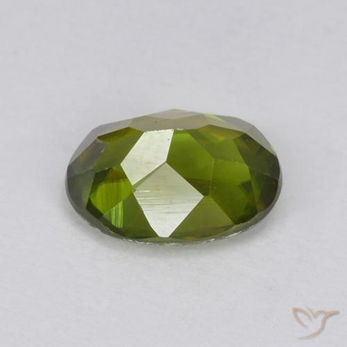 Sphène Vert chaud et terreux naturelle Coupe ovale, 1.11 ct, VVS-VS