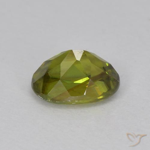 Sphène Vert moyen-foncé naturelle ovale, 0.73 ct, VVS-VS