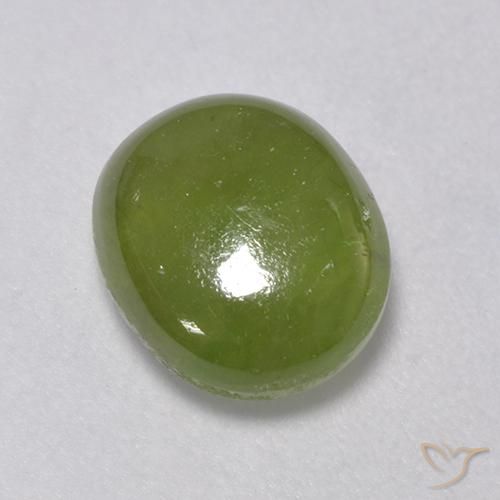 Sphène Vert foncé naturelle ovale, 2.75 ct, Translucide