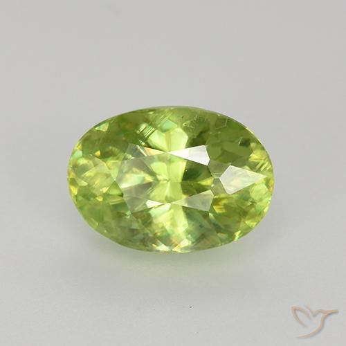Sphène vert naturelle coupe ovale, 1,34 ct, VS-SI