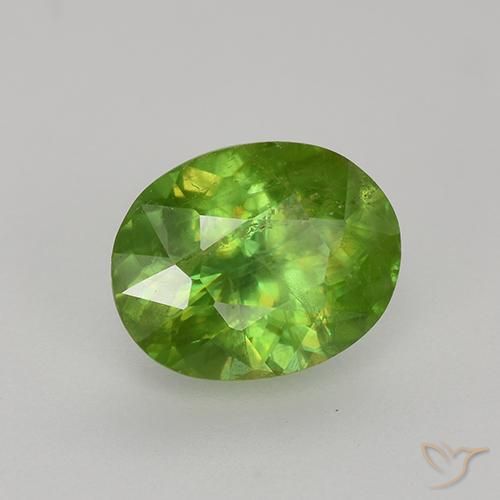 Sphène Vert moyen naturelle Coupe ovale, 1.36 ct, VS-SI