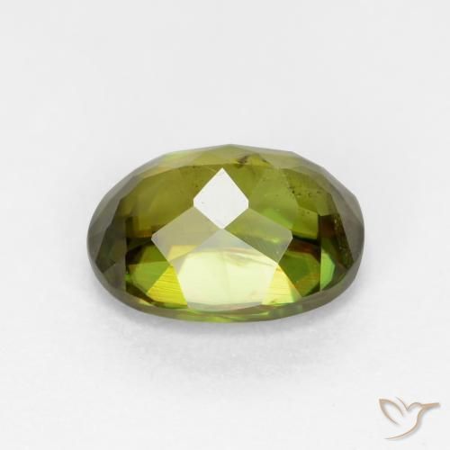 Sphène Vert moyen-foncé naturelle ovale, 0.84 ct, VS-SI