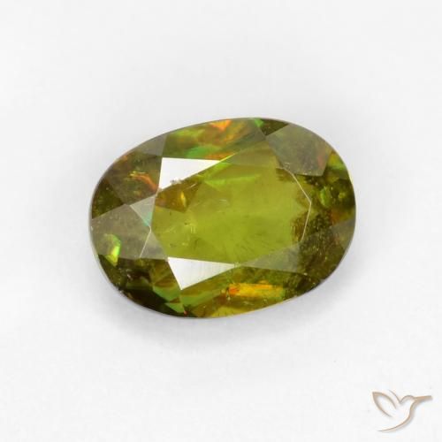 Sphène Vert chaud et terreux naturelle ovale, 0.70 ct, VS-SI