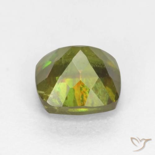 Sphène Vert chaud et terreux naturelle Coussin, 0.68 ct, SI