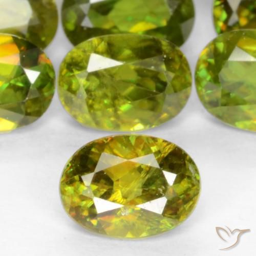 0.49ct Naturel Vert moyen Sphène, ovale, VS-SI