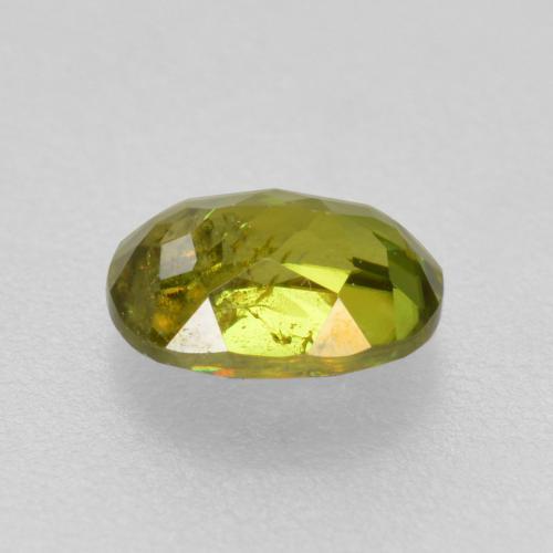 Sphène vert naturelle coupe ovale, 0,54 ct, VS-SI