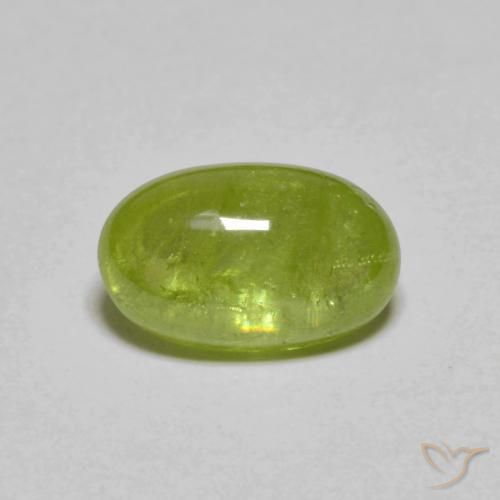 Sphène vert naturelle coupe ovale, 2,33 ct, translucide