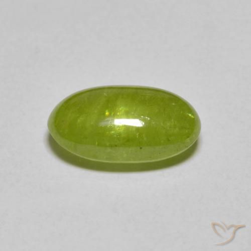 Sphène vert naturelle coupe ovale, 2,33 ct, translucide