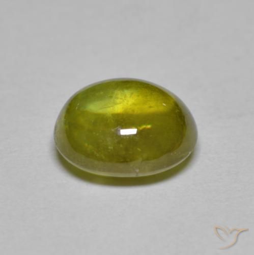 Sphène vert naturelle coupe ovale, 2,40 ct, transparent