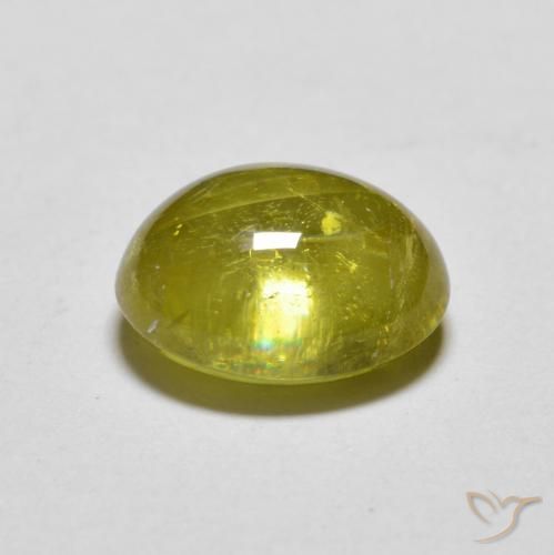 Sphène Vert chaud et terreux naturelle ovale, 2.49 ct, Transparent