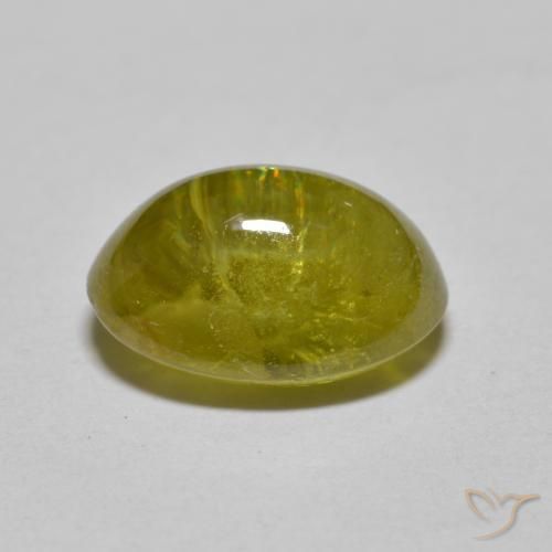 Sphène vert naturelle coupe ovale, 4,43 ct, translucide