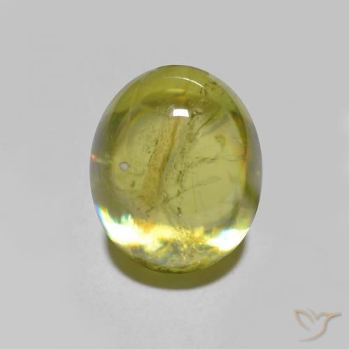 Sphène Vert forêt chaud naturelle ovale, 2.23 ct, Translucide
