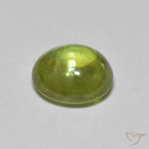 Sphène Olive verte naturelle ovale, 1.86 ct, Transparent