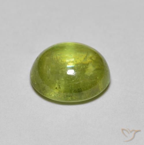 Sphène Vert forêt léger naturelle ovale, 2.00 ct, Transparent