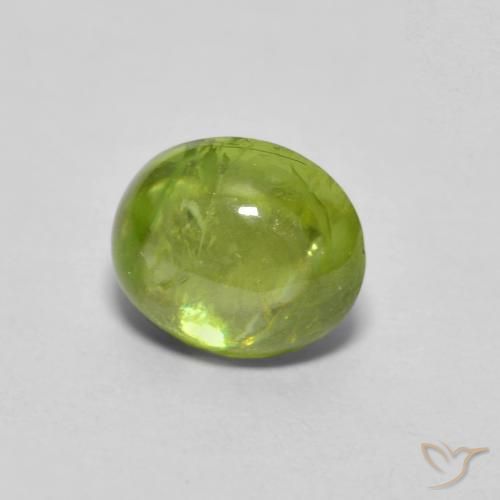 Sphène Vert terreux léger naturelle ovale, 1.09 ct, Transparent
