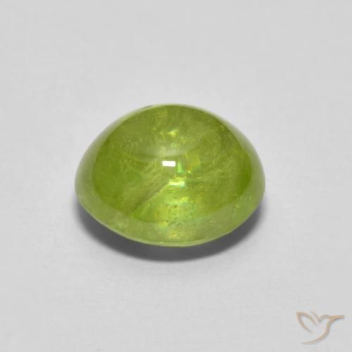 Sphène Vert jaunâtre vif naturelle ovale, 1.90 ct, Transparent