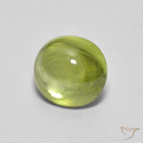 Sphène Vert terreux léger naturelle ovale, 1.25 ct, Transparent