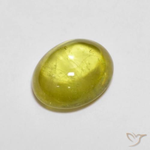 Sphène Pineapple yellow naturelle ovale, 2.21 ct, Transparent
