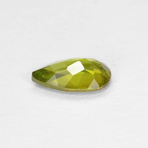 Sphène vert naturelle en forme de poire, 0,39 ct, VS