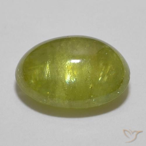 Sphène Vert clair naturelle ovale, 1.82 ct, Transparent