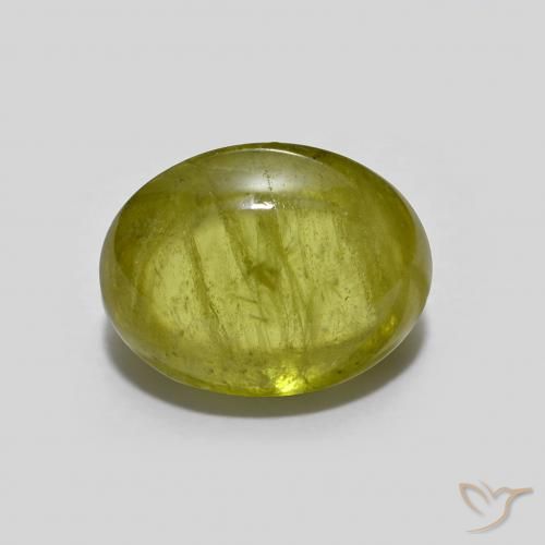 2.84ct Naturel Vert chaud et terreux Sphène, ovale, Transparent