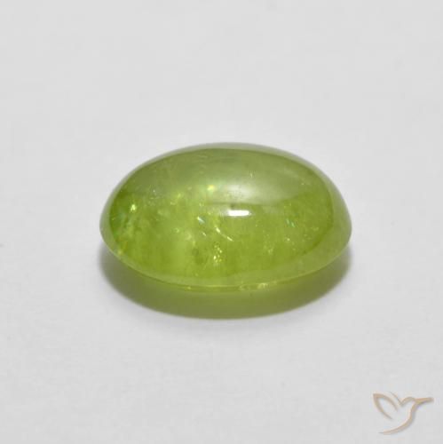 Sphène Jaune moyen naturelle ovale, 2.50 ct, Transparent