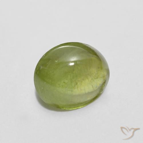 Sphène Olive verte naturelle ovale, 1.77 ct, Translucide