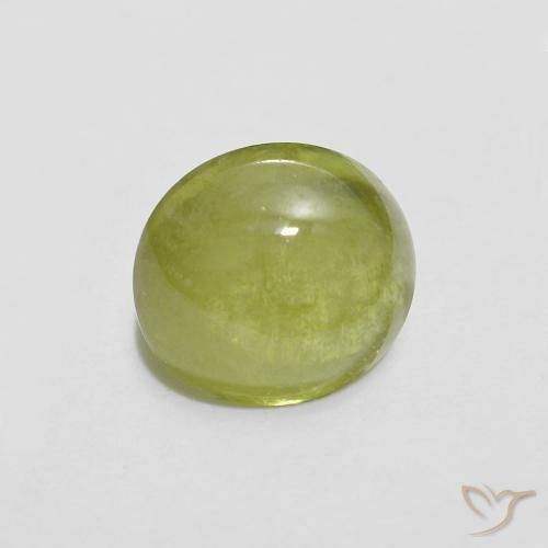 Sphène Olive verte naturelle ovale, 1.66 ct, Translucide
