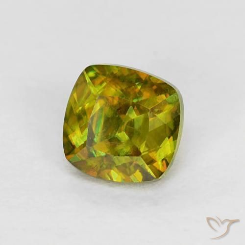 0.34ct Naturel Vert moyen Sphène, Coussin, VS
