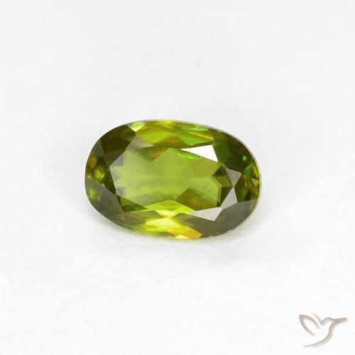 Sphène Medium Dark-Green naturelle ovale, 0.38 ct, VS