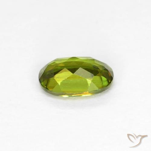 Sphène Medium Dark-Green naturelle ovale, 0.38 ct, VS