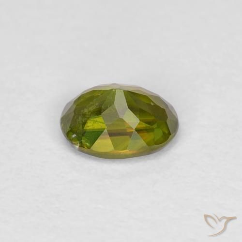 Sphène Medium Dark-Green naturelle ovale, 0.35 ct, VS