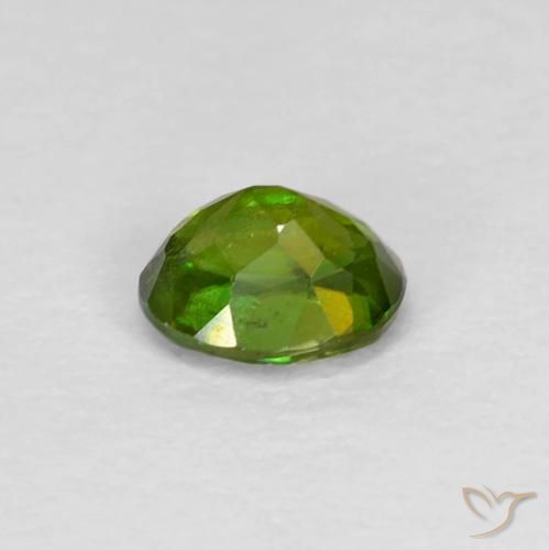Sphène Vert éclatant naturelle ovale, 0.48 ct, VS