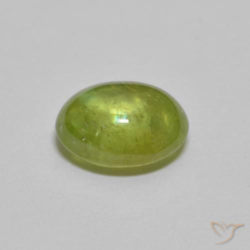 Sphène Olive verte naturelle ovale, 1.52 ct, Transparent