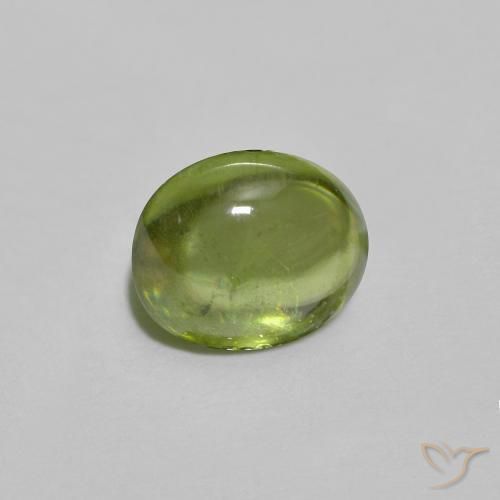 Sphène Vert vif et léger naturelle ovale, 0.86 ct, Transparent