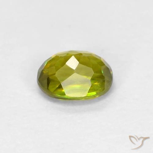 Sphène Vert moyen naturelle ovale, 0.37 ct, VVS-VS