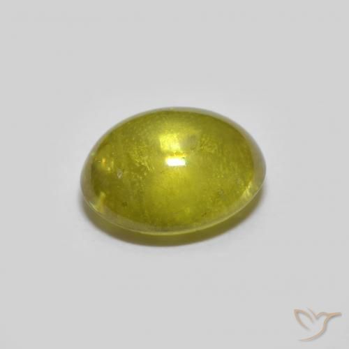 Sphène Vert jaunâtre naturelle ovale, 1.40 ct, Transparent