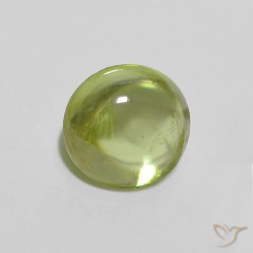 Sphène Vert vif et léger naturelle ovale, 0.99 ct, Transparent