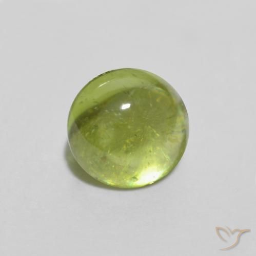 Sphène Vert jaunâtre naturelle ovale, 0.89 ct, Transparent