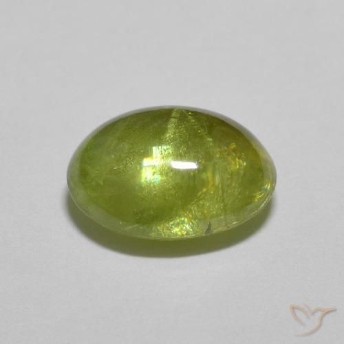 Sphène Olive verte naturelle ovale, 1.28 ct, Transparent